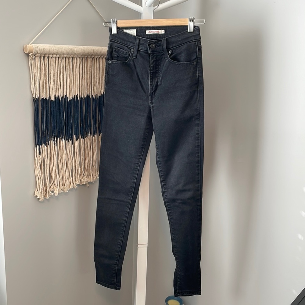 Levi’s 711 Skinny, black, size 27